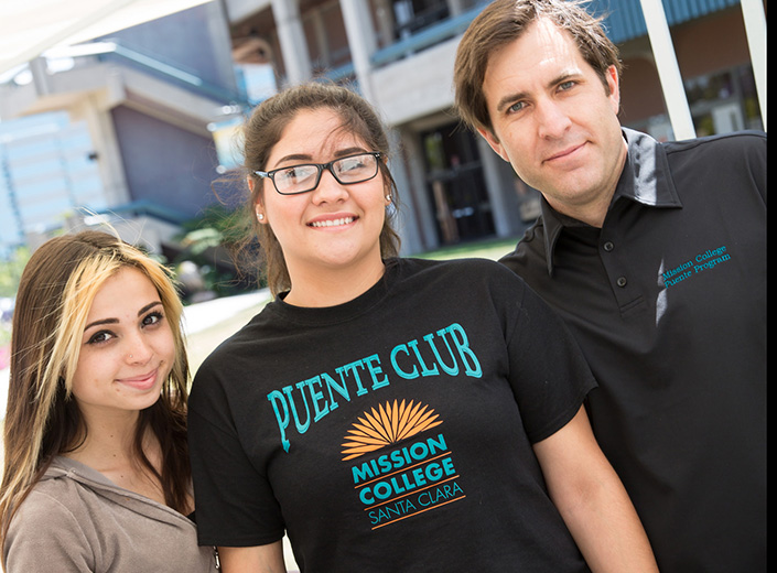 Students wear Puente tshirts.