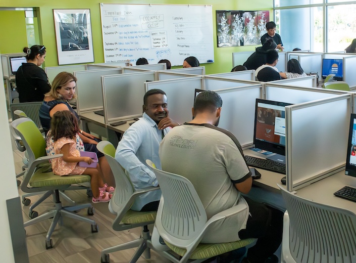 Students in the Welcome Center computer lab.