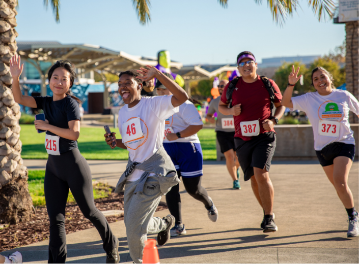 People running in Mission 5K